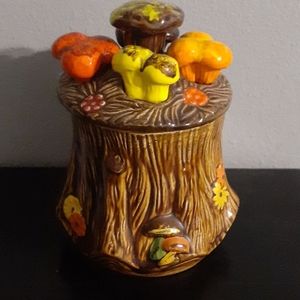 VTG Hand Painted Ceramic Tree Stump Cookie Jar